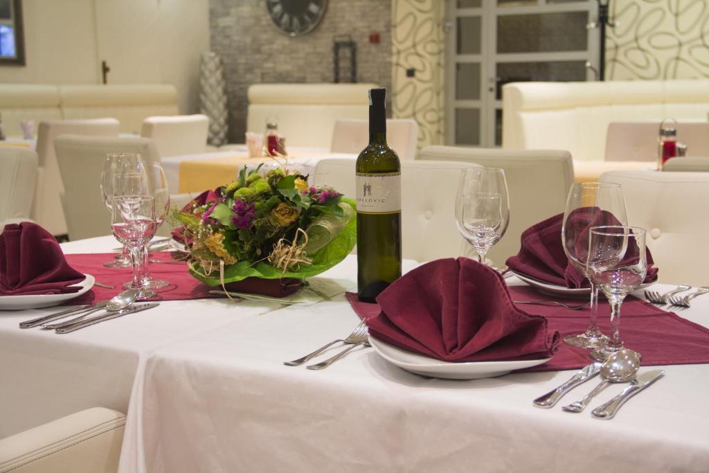 באניה לוקה Hotel Talija מראה חיצוני תמונה